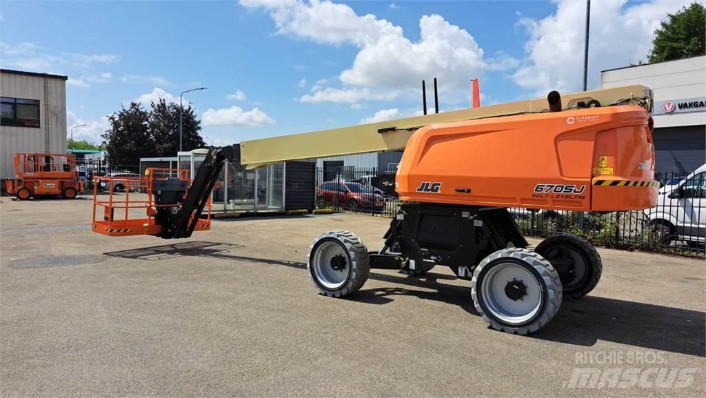 JLG 670SJ Teleskopik personel platformları