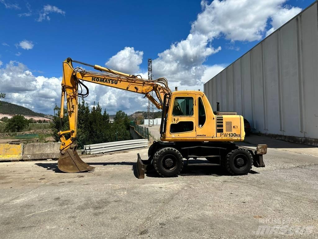 Komatsu PW130 ES-6K Lastik tekerli ekskavatörler