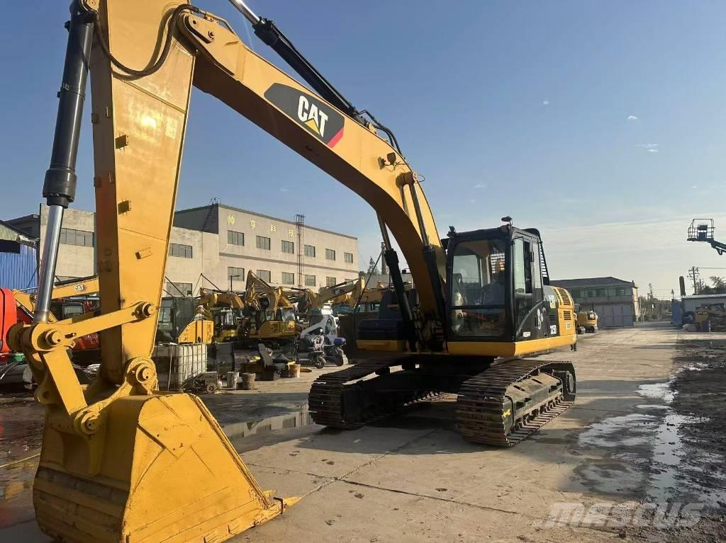 CAT 325 D L Paletli ekskavatörler