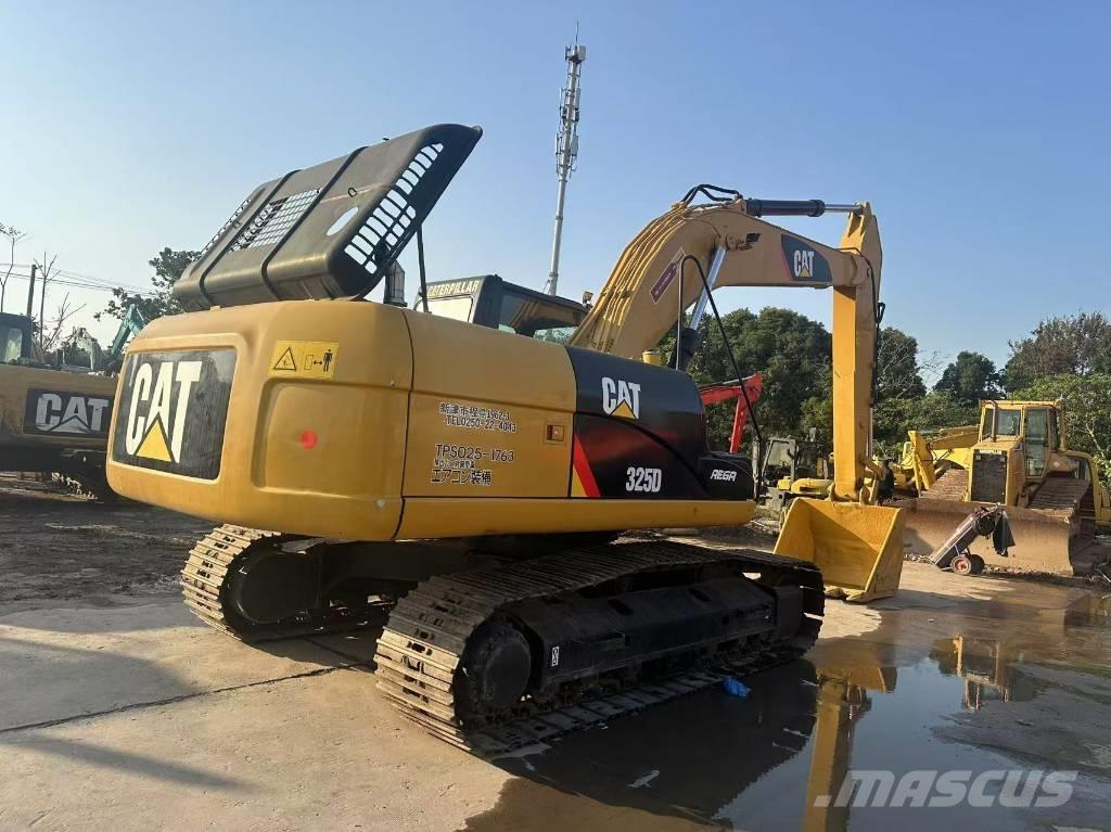CAT 325 D L Paletli ekskavatörler
