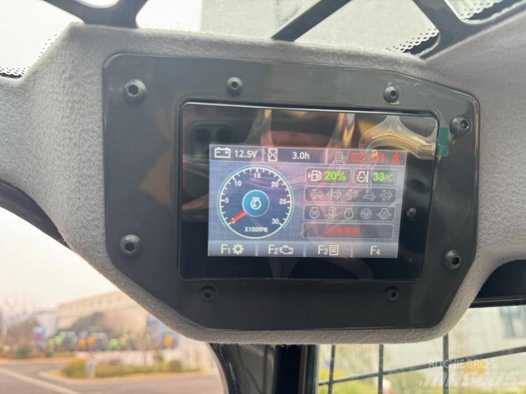 XCMG XC740K Skid steer loderler