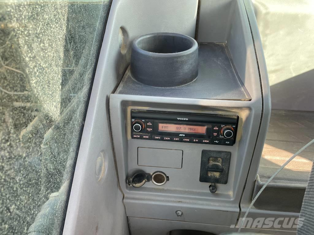 Volvo EC 140 EL Paletli ekskavatörler