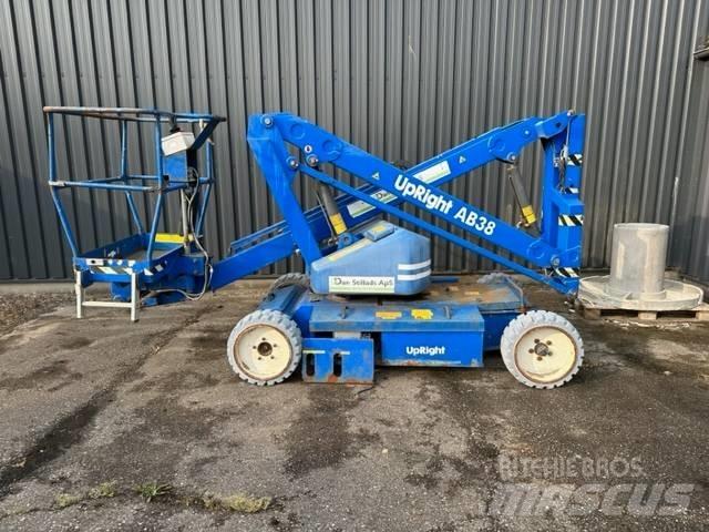 UpRight AB38N Körüklü personel platformları