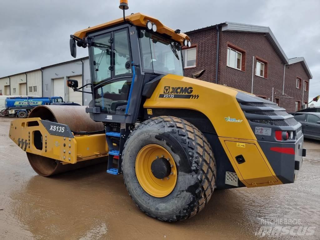 XCMG XS 135 Tek tamburlu silindirler