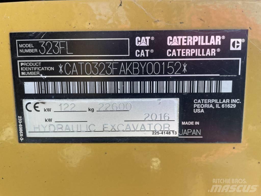 CAT 323F L Paletli ekskavatörler