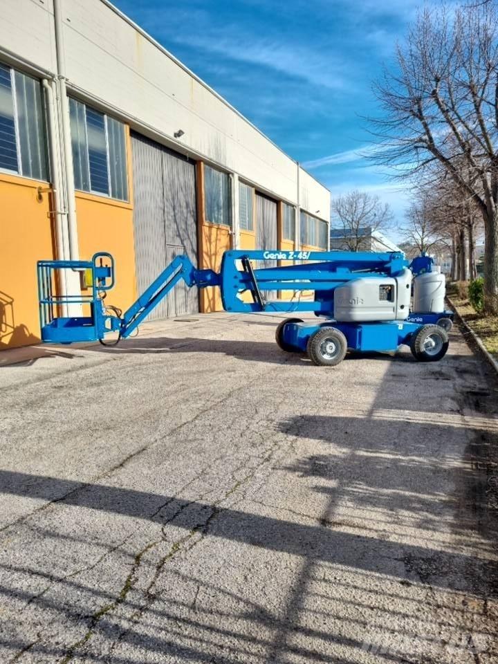 Genie Z45/25DCJ Körüklü personel platformları