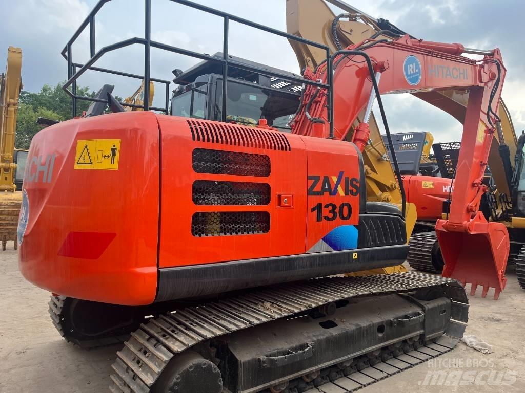 Hitachi 130 Paletli ekskavatörler