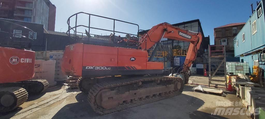 Doosan DX 300 LC Paletli ekskavatörler