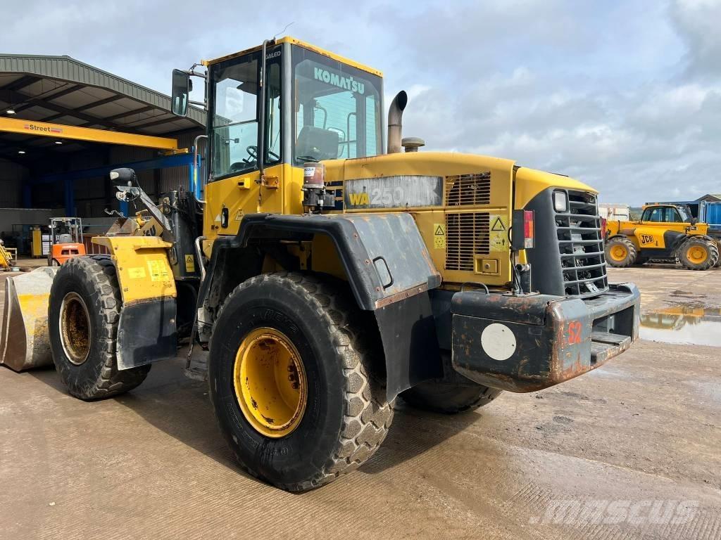 Komatsu WA 250-5H Tekerlekli yükleyiciler