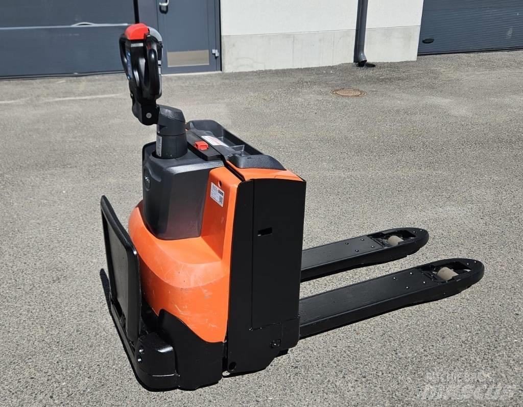 Toyota LWE 200 Düsük seviye platformu