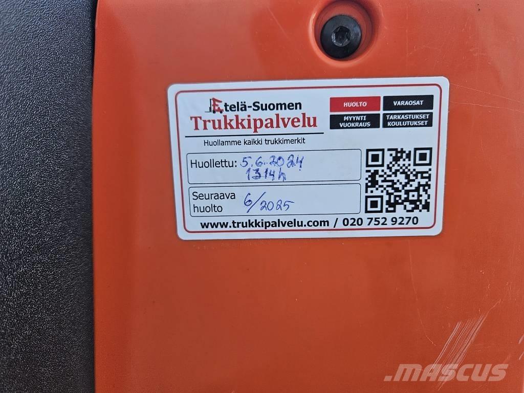 Toyota LWE 200 (myyty) Düsük seviye platformu