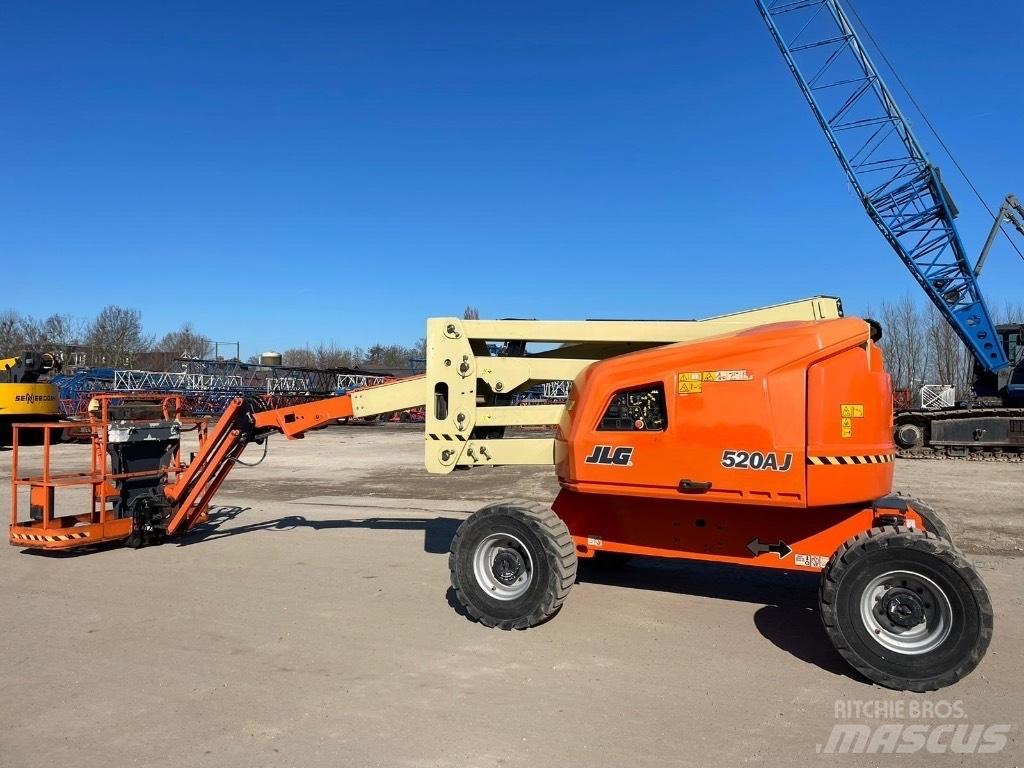 JLG 520 AJ Körüklü personel platformları