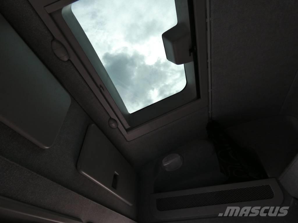 Iveco 180E 28 Kapali kasa kamyonlar