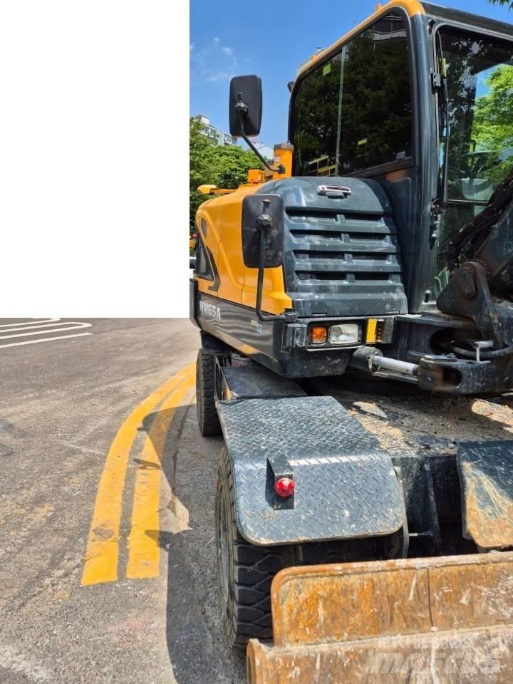 Hyundai 65A Lastik tekerli ekskavatörler