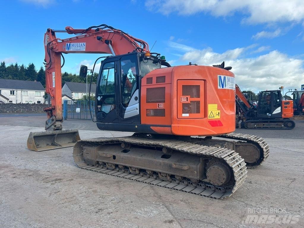 Hitachi ZX225 USLC-6 Paletli ekskavatörler