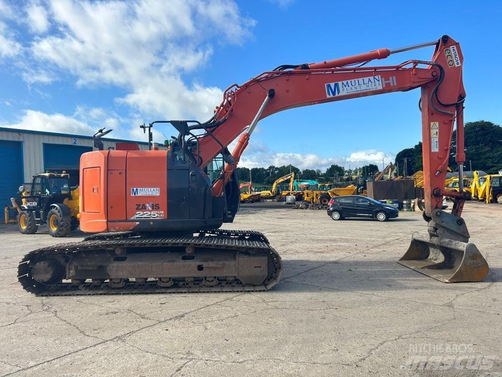 Hitachi ZX225 USLC-6 Paletli ekskavatörler