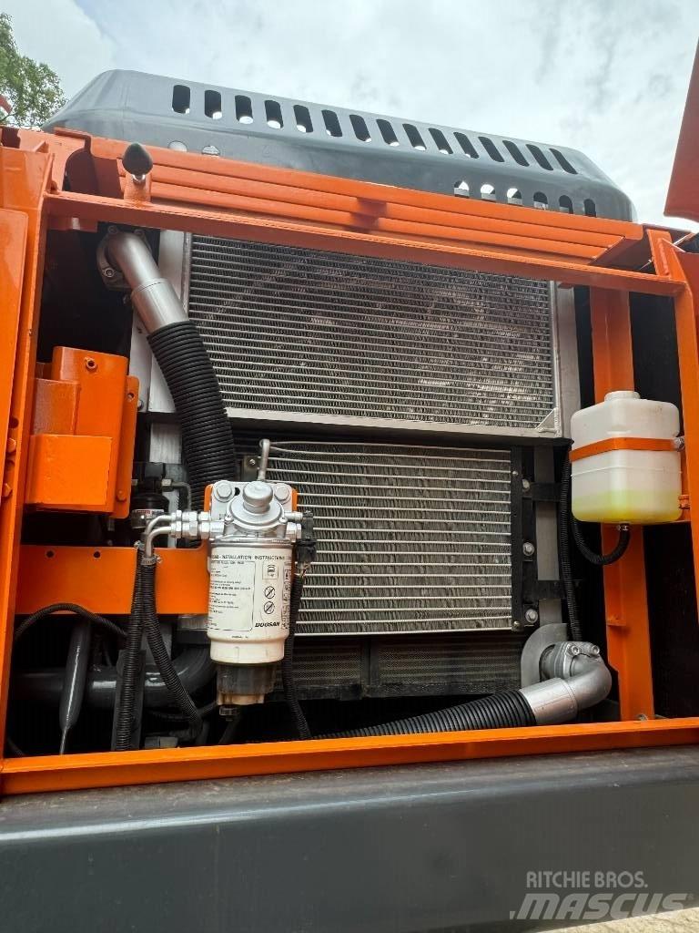 Develon DX 225 LCA Midi ekskavatörler 7 - 12 t