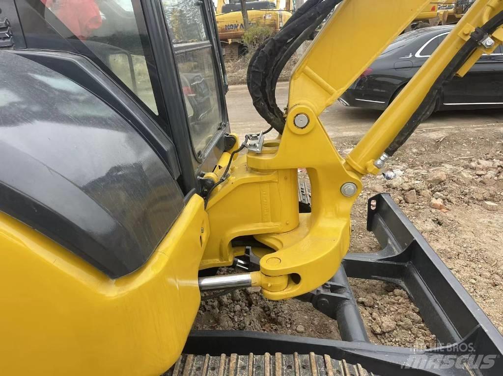 Komatsu PC 40MR Mini ekskavatörler, 7 tona dek