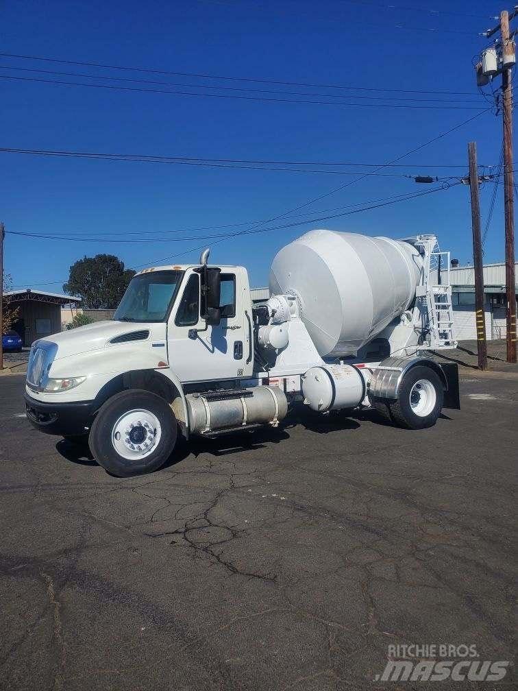 International 4300 Flatbed kamyonlar