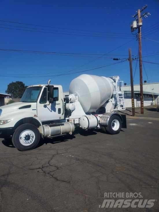 International 4300 Flatbed kamyonlar