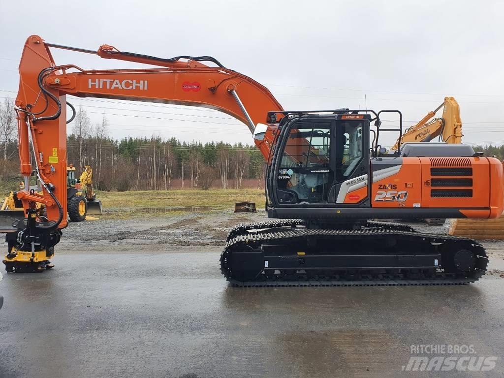 Hitachi ZX250LC-7 Paletli ekskavatörler