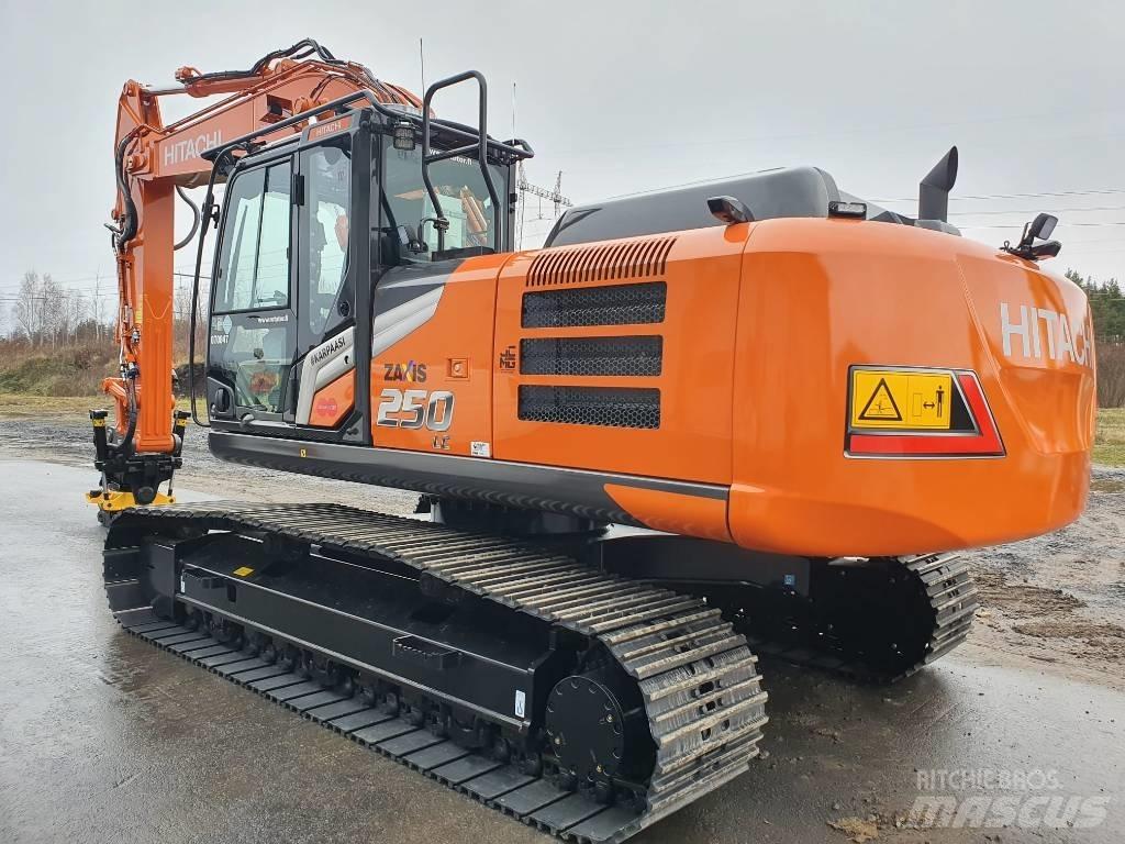 Hitachi ZX250LC-7 Paletli ekskavatörler