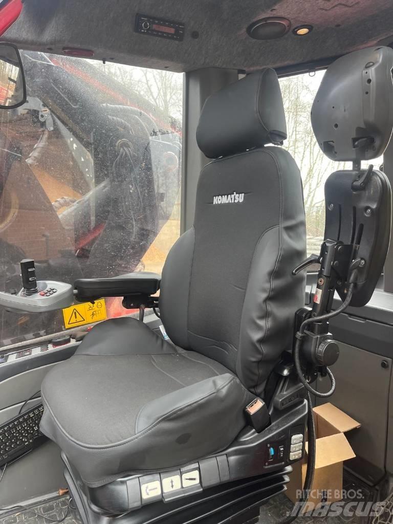 Komatsu 931 XC Biçerdöverler