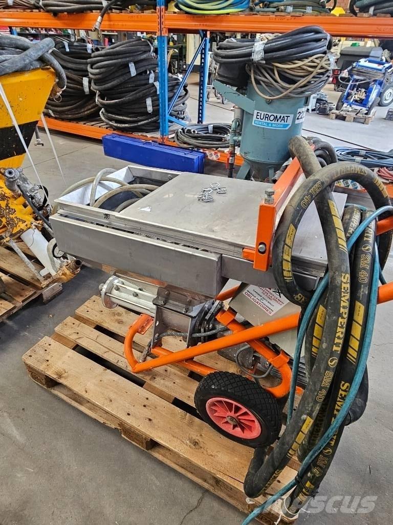  La tyrolienne T152 Şap pompaları