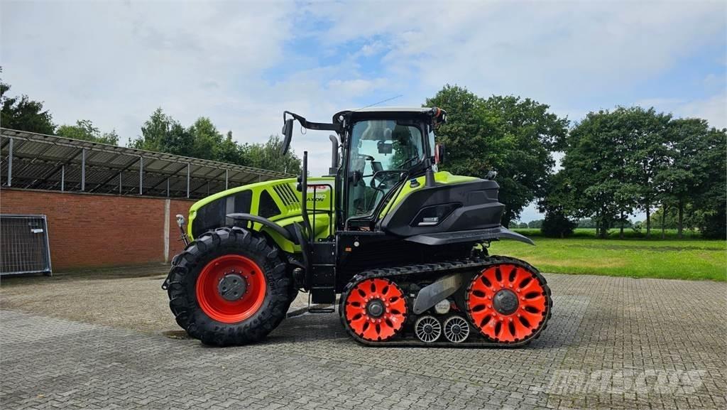 CLAAS Axion 930 TT Traktörler