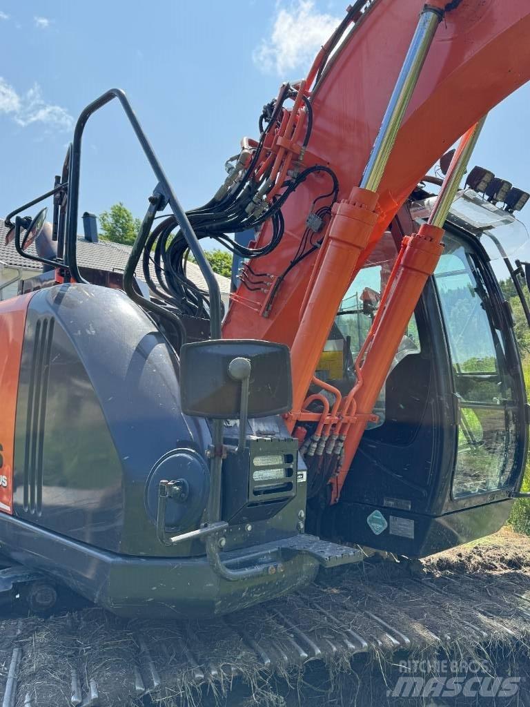 Hitachi ZX135USBL-6 Paletli ekskavatörler