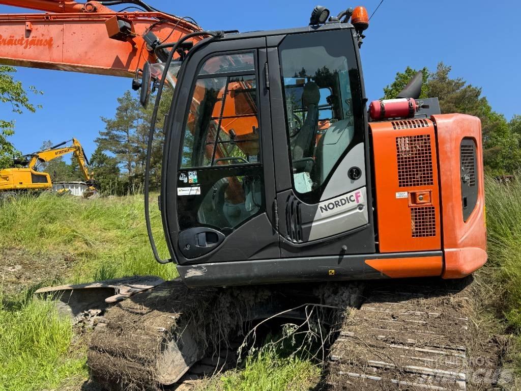 Hitachi ZX135USBL-6 Paletli ekskavatörler