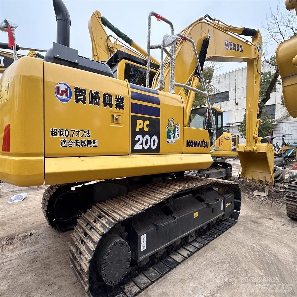 Komatsu PC 200 Paletli ekskavatörler