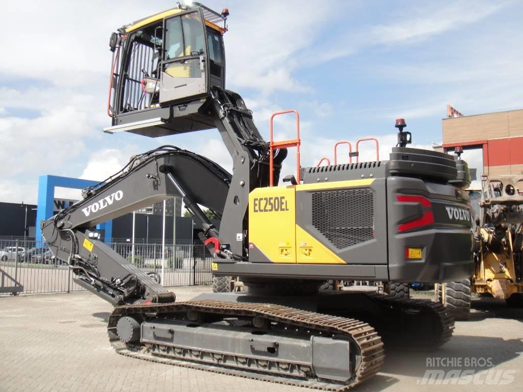 Volvo EC 250 EL Paletli ekskavatörler