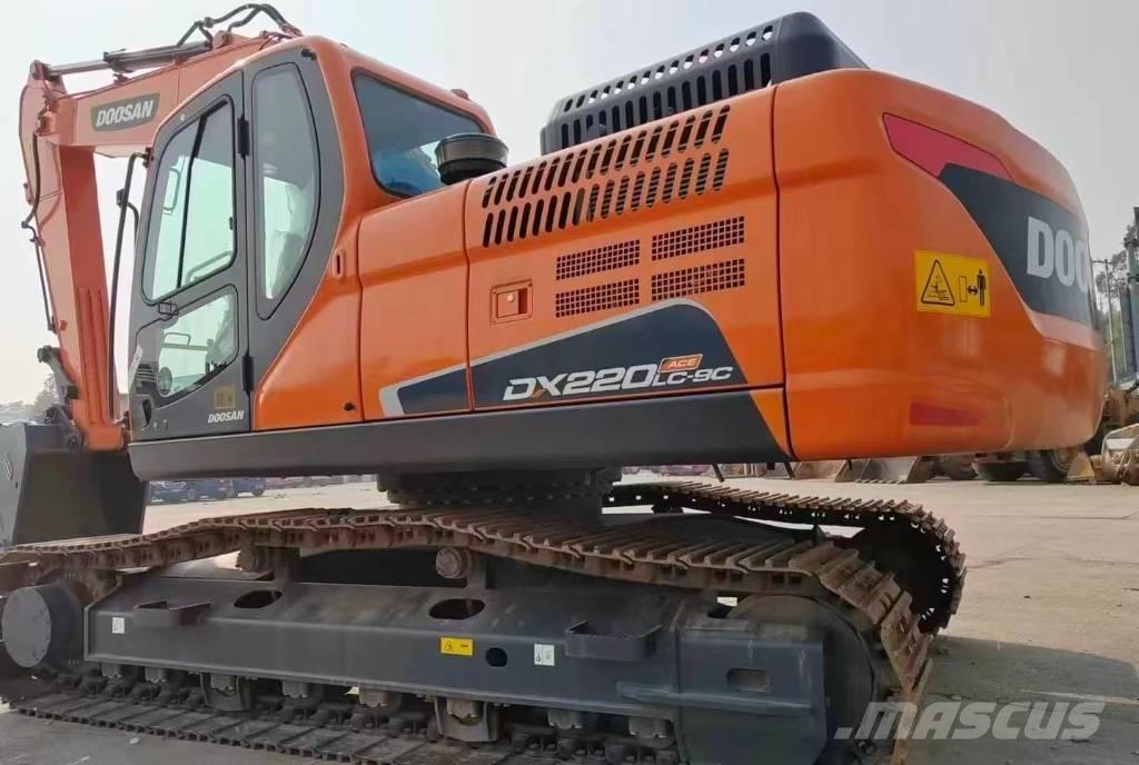 Doosan DX 220 Paletli ekskavatörler