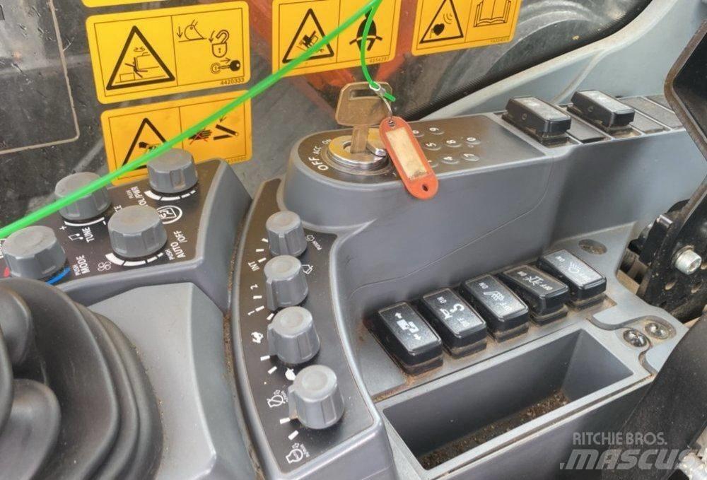 Hitachi ZX 300 LC-7 Paletli ekskavatörler