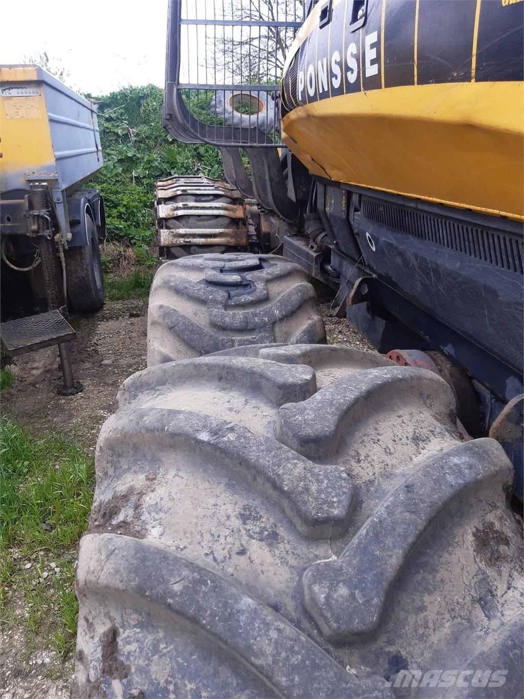 Ponsse Wisent 8W Tomruk yükleyici traktörler
