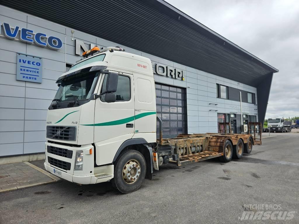 Volvo FH12 8x4 Orman makinesi taşıma kamyonları