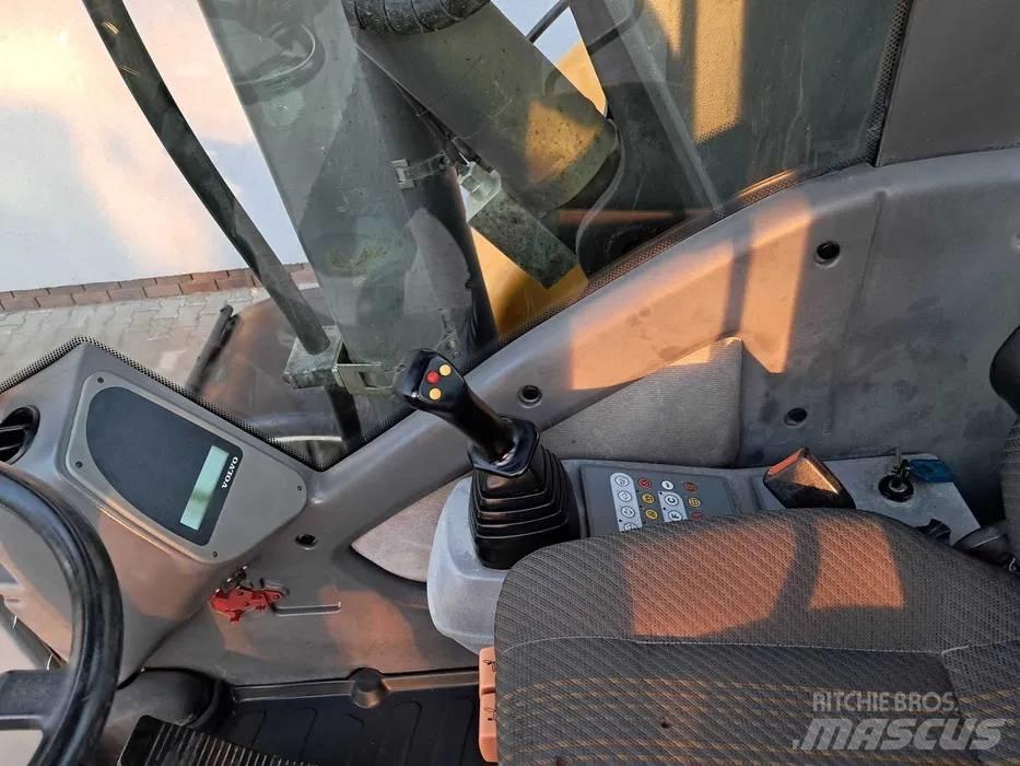 Volvo EW 140 Lastik tekerli ekskavatörler