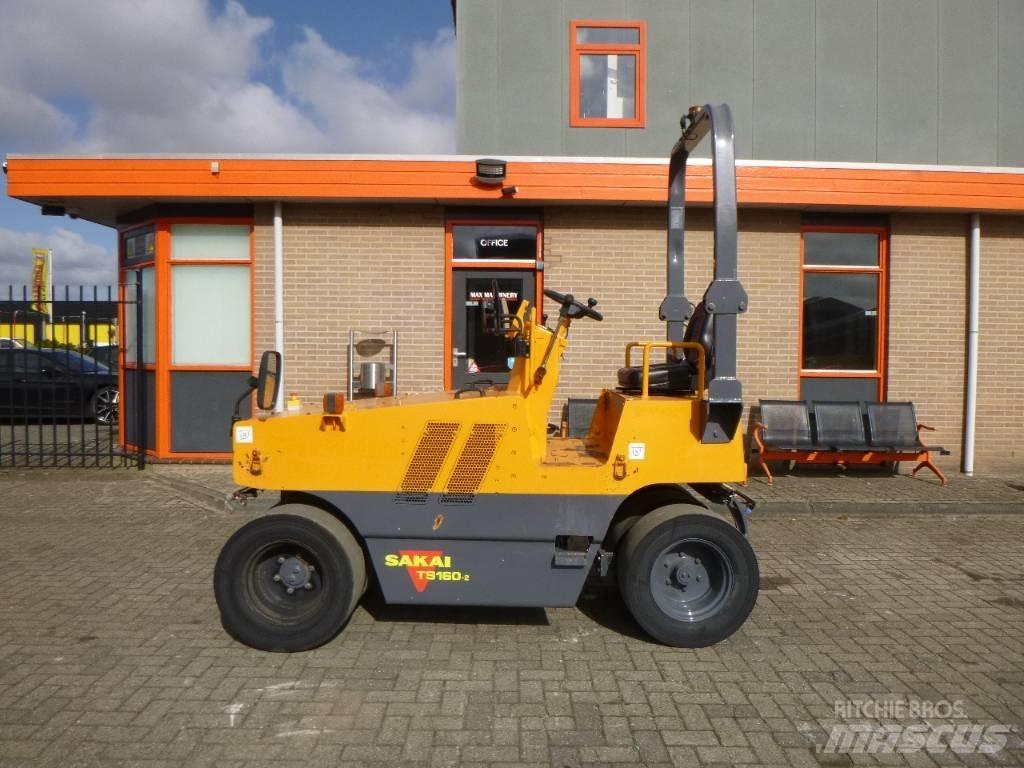 Sakai TS160-2 Pnömatik lastikli silindirler