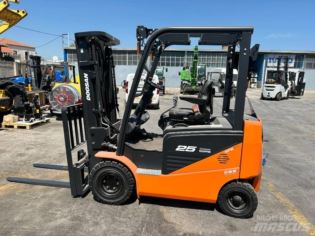 Doosan B 25 NS Elektrikli forkliftler