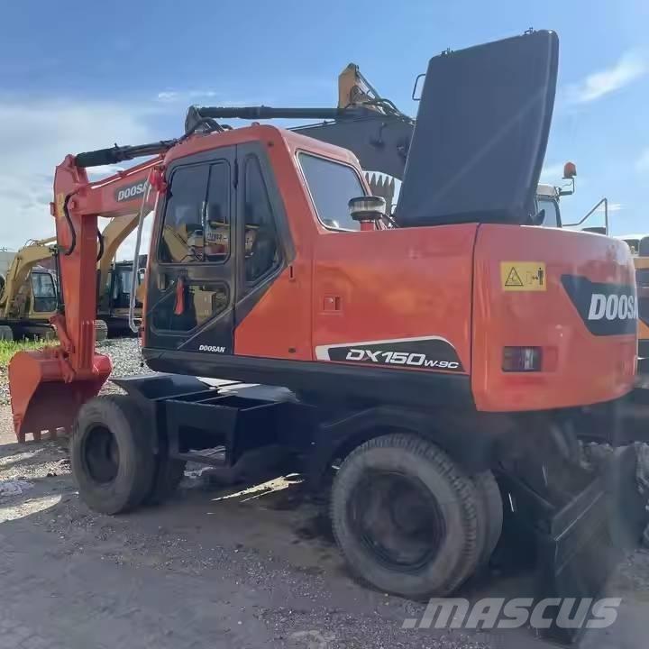 Doosan DX150W Lastik tekerli ekskavatörler