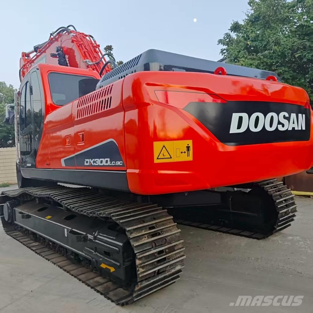 Doosan DX 300 LC Paletli ekskavatörler