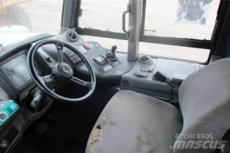 Bell B30D Belden kirma kaya kamyonu