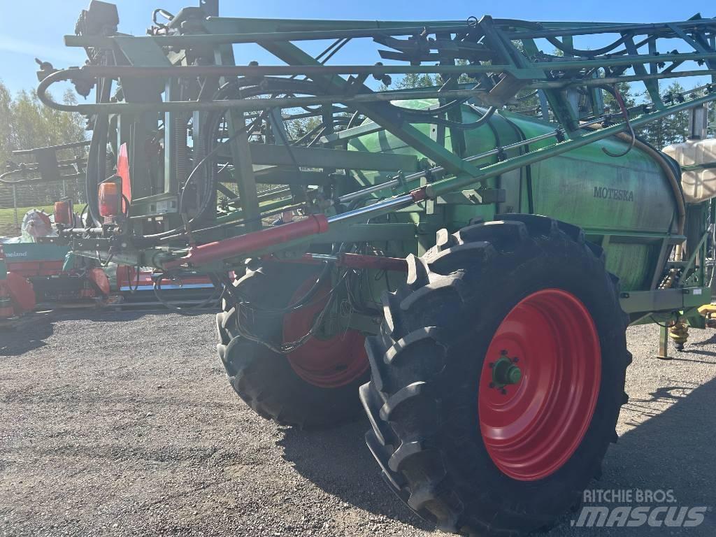 Moteska M2500 Çekilir pülverizatörler
