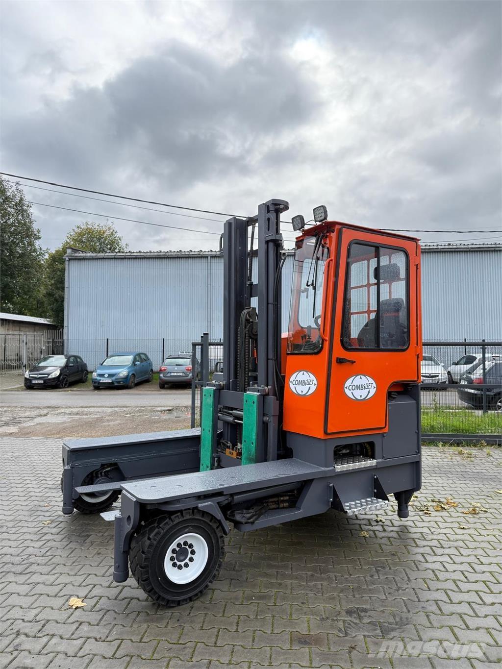 Combilift C5000 XL 4 yönlü reach truck