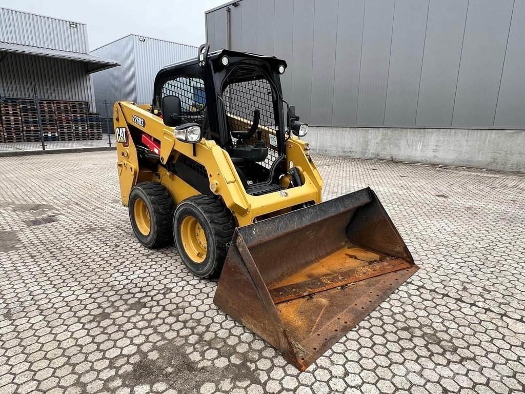 CAT 226D Skid steer loderler