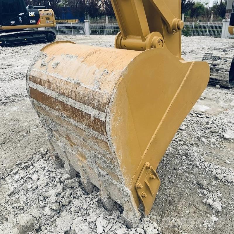CAT 320 D Paletli ekskavatörler
