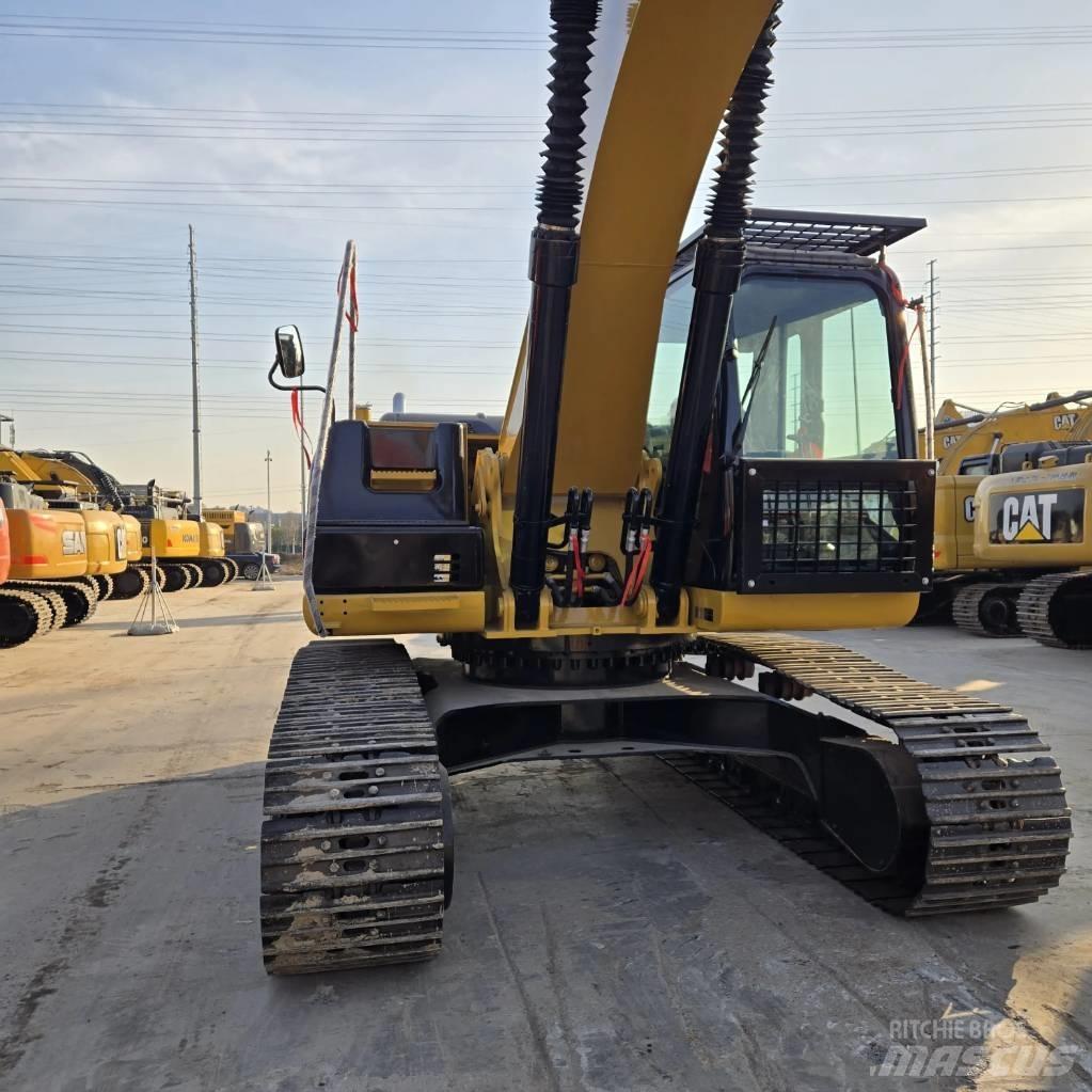 CAT 330 D2 Midi ekskavatörler 7 - 12 t