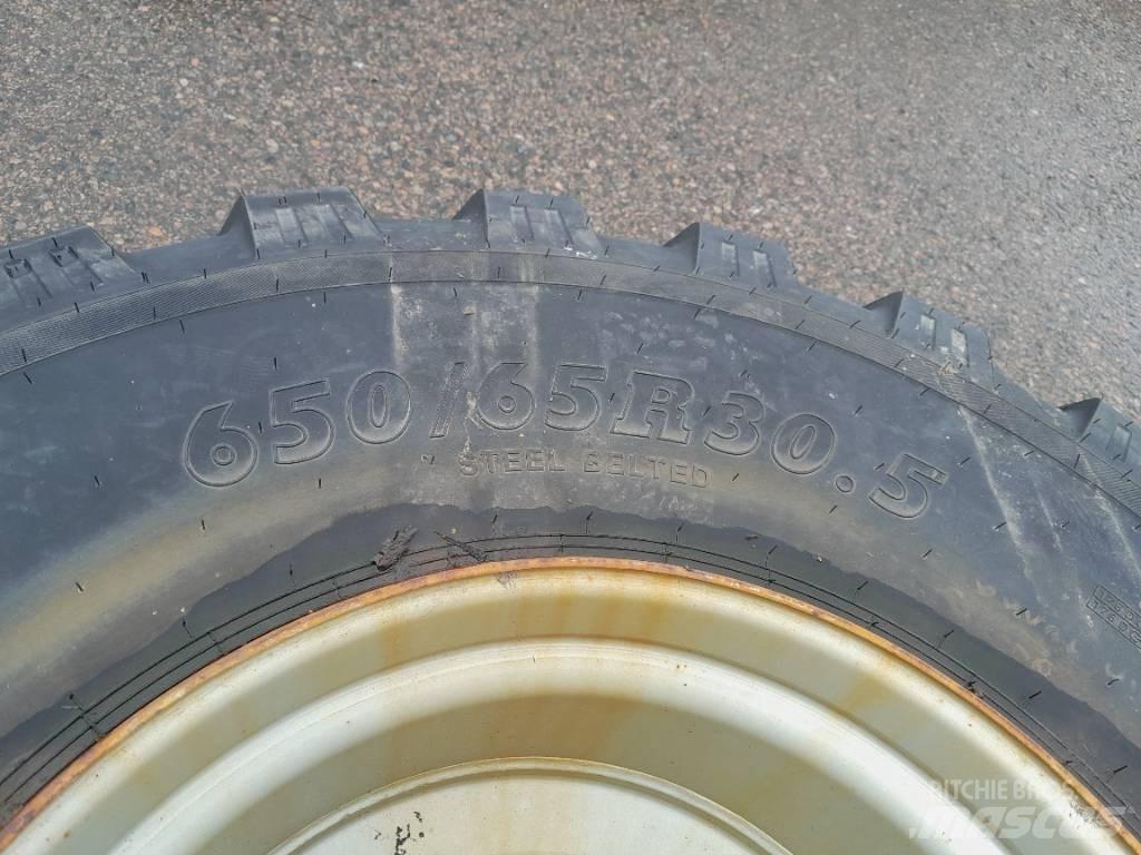 BKT 650/60R30,5 Hjul Tekerlekler