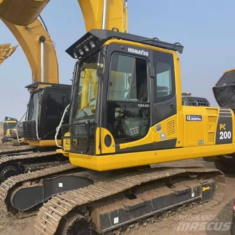 Komatsu PC 200 Paletli ekskavatörler